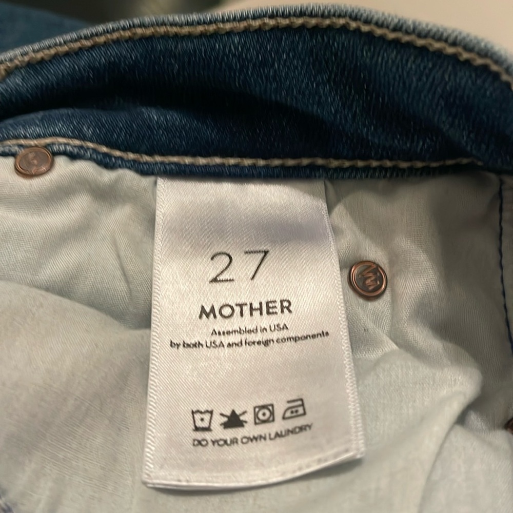 COPY - MOTHER The Dazzler Ankle Straight-Leg Jeans in Sweet and Sassy (27) - Picture 6 of 11